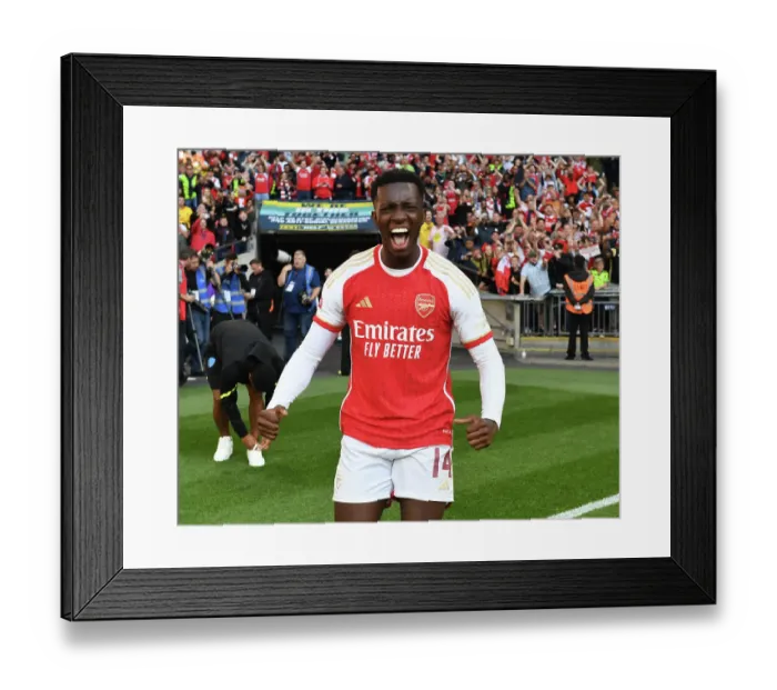 Framed Print : Arsenal's Eddie Nketiah Celebrates Community Shield Victory over Manchester City (2023-24)