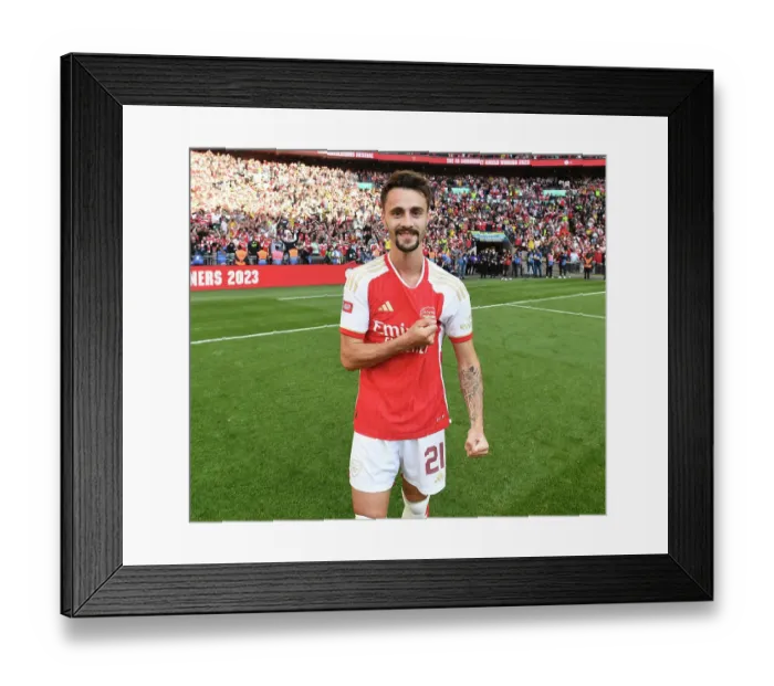 Framed Print : Arsenal's Fabio Vieira at the FA Community Shield: Manchester City vs. Arsenal (2023-24)