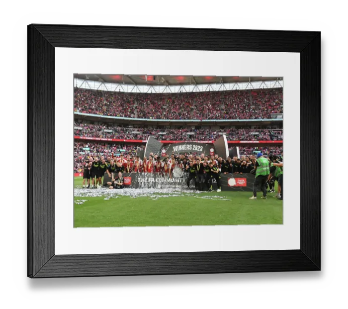 Framed Print : Arsenal Celebrate FA Community Shield Victory over Manchester City, 2023-24