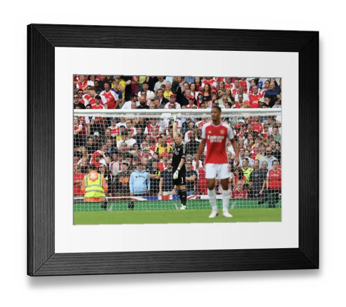 Framed Print : Arsenal's Aaron Ramsdale Shines in Premier League Debut: Arsenal vs. Nottingham Forest, 2023-24