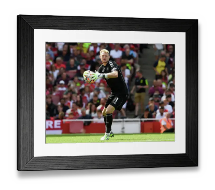 Framed Print : Arsenal's Aaron Ramsdale in Action against Nottingham Forest, 2023-24 Premier League