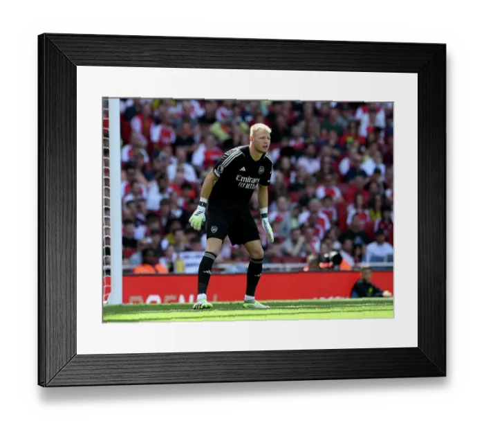 Framed Print : Arsenal's Aaron Ramsdale Makes Premier League Debut: Arsenal vs. Nottingham Forest (2023-24)