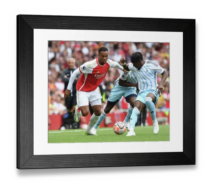 Framed Print : Arsenal's Gabriel Magalhès in Action Against Nottingham Forest (2023-24 Premier League)