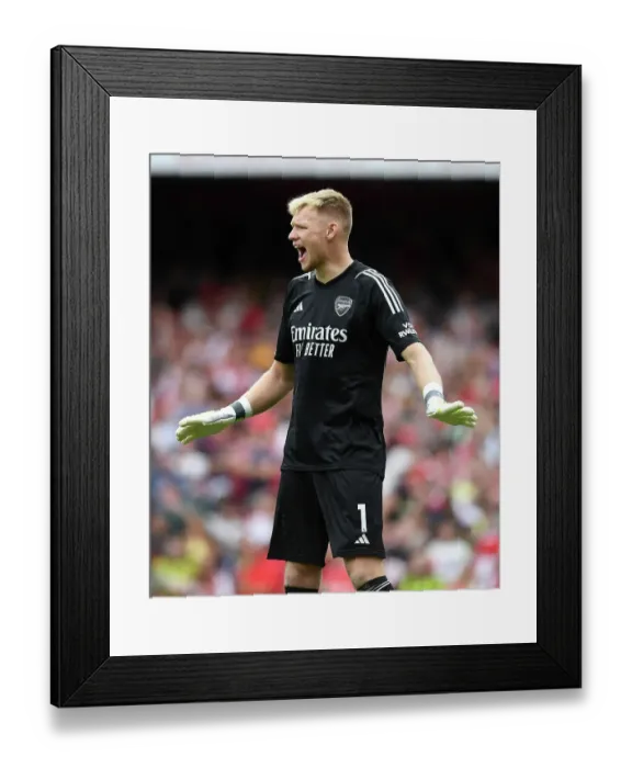 Framed Print : Arsenal's Aaron Ramsdale Makes Premier League Debut: Arsenal vs. Nottingham Forest (2023-24)