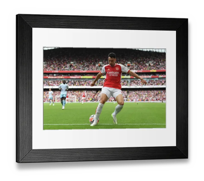 Framed Print : Martinelli in Action: Arsenal vs Nottingham Forest, Premier League 2023-24 Framed Print : Martinelli in Action: Arsenal vs Nottingham Forest, Premier League 2023-24
