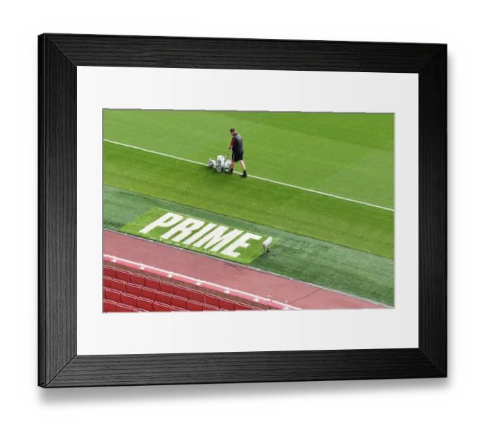 Framed Print : Arsenal vs. Nottingham Forest: Premier League Showdown at Emirates Stadium (2023-24)