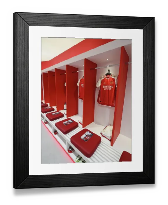 Framed Print : Arsenal FC: Pre-Match Focus in the Dressing Room before Taking on Nottingham Forest (2023-24)