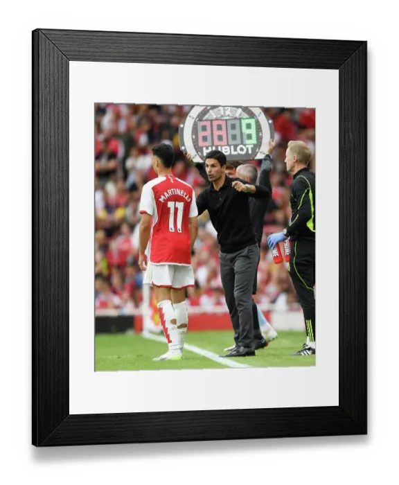 Framed Print : Arsenal Manager Mikel Arteta Conferencing with Gabriel Martinelli during Arsenal vs Nottingham Forest (2023-24) Framed Print : Arsenal Manager Mikel Arteta Conferencing with Gabriel Martinelli during Arsenal vs Nottingham Forest (2023-24)
