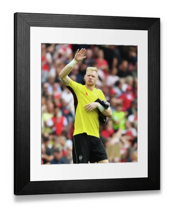 Framed Print : Arsenal's Triumph: Aaron Ramsdale and Fans Celebrate Victory over Nottingham Forest (2023-24)