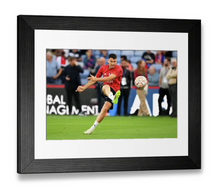 Framed Print : Arsenal's Gabriel Martinelli Warming Up Ahead of Crystal Palace Clash (2023-24)