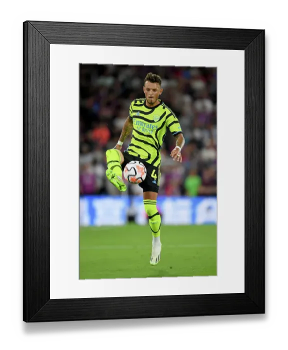 Framed Print : Arsenal's Ben White in Action: Arsenal vs Crystal Palace, 2023-24 Premier League
