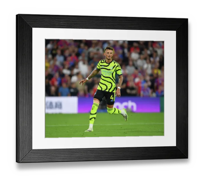 Framed Print : Arsenal's Ben White in Action: Arsenal vs. Crystal Palace, 2023-24 Premier League