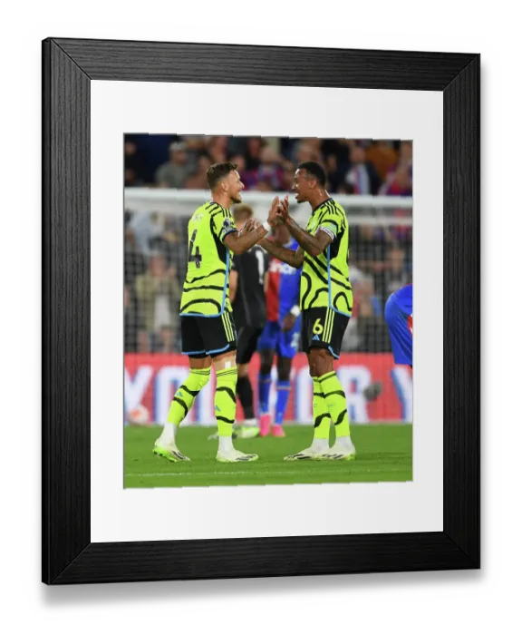 Framed Print : Arsenal Celebrate Win Against Crystal Palace in 2023-24 Premier League Framed Print : Arsenal Celebrate Win Against Crystal Palace in 2023-24 Premier League