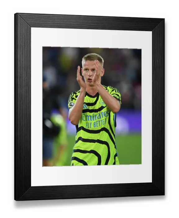 Framed Print : Arsenal's Oleksandr Zinchenko Celebrates with Fans after Crystal Palace Victory, 2023-24 Premier League