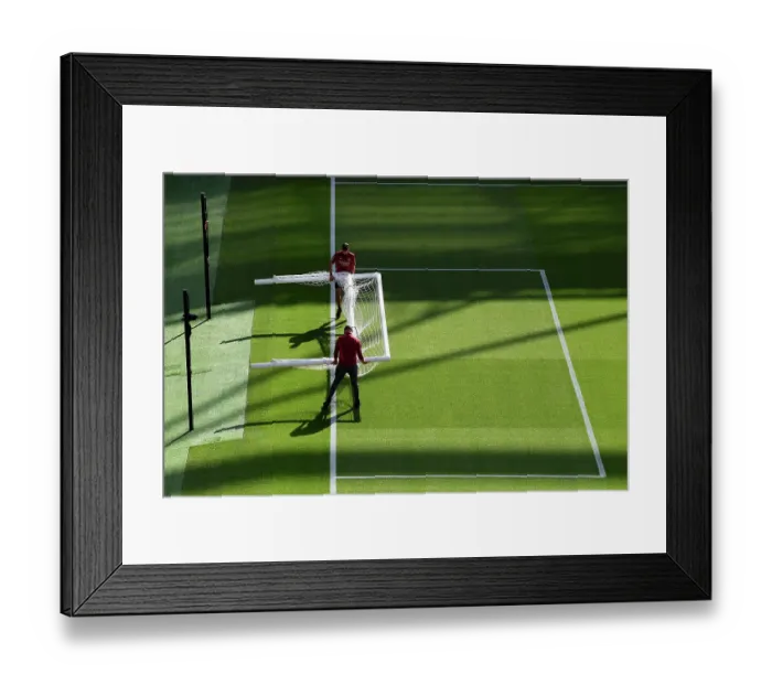 Framed Print : Arsenal FC: Preparing for Kick-off against Fulham FC - Premier League 2023-24