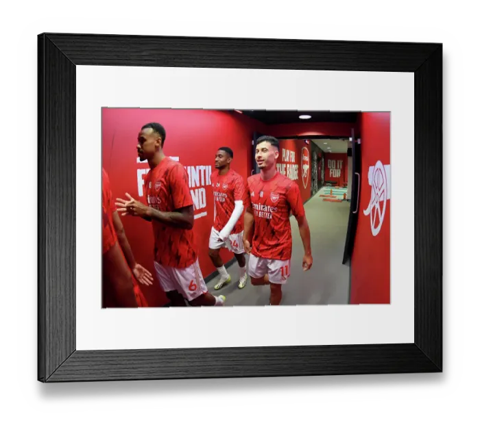 Framed Print : Arsenal's Martinelli Prepares for Battle: Arsenal FC vs Fulham FC, Premier League 2023-24 Framed Print : Arsenal's Martinelli Prepares for Battle: Arsenal FC vs Fulham FC, Premier League 2023-24
