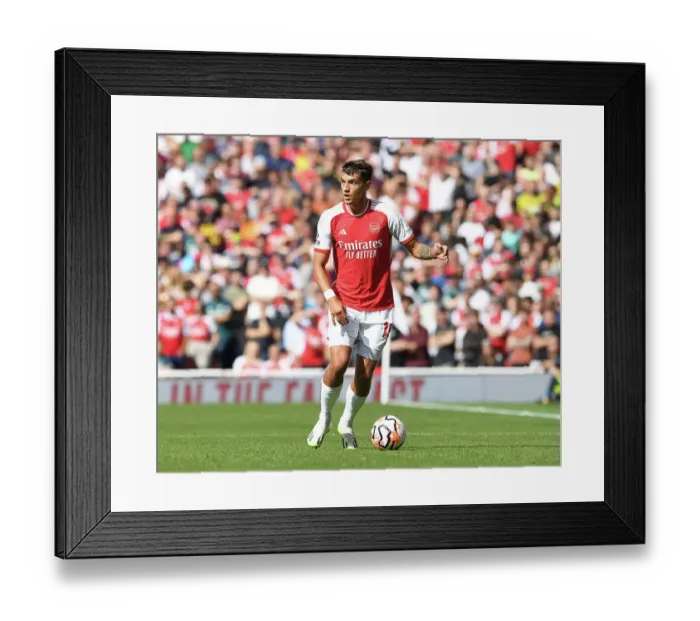 Framed Print : Arsenal's Jakub Kiwior in Action against Fulham in 2023-24 Premier League