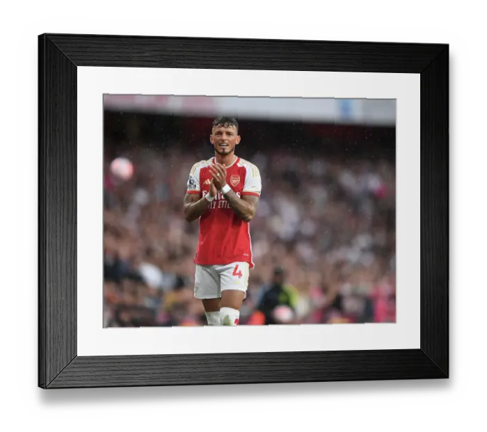 Framed Print : Arsenal's Ben White in Action Against Fulham in 2023-24 Premier League Framed Print : Arsenal's Ben White in Action Against Fulham in 2023-24 Premier League