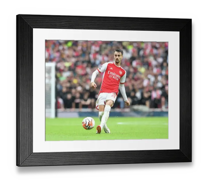 Framed Print : Arsenal's Fabio Vieira Shines: Gunners Dominate Fulham in 2023-24 Premier League Opener