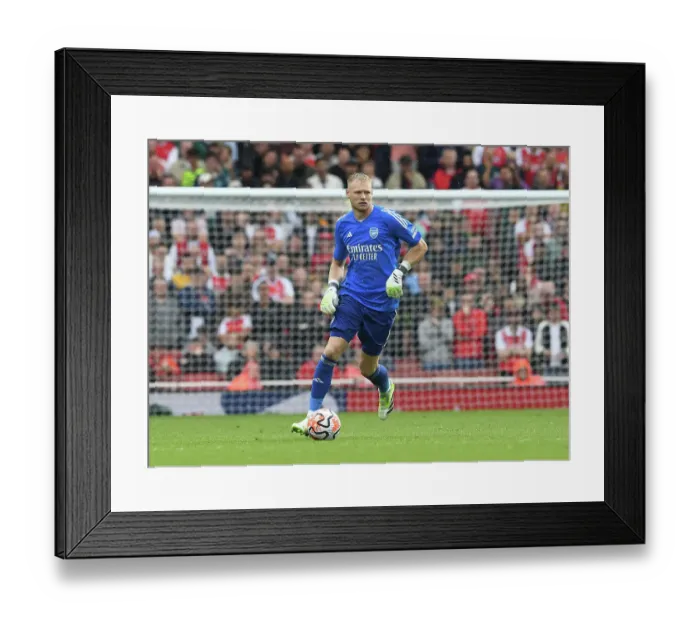 Framed Print : Arsenal's Aaron Ramsdale in Action against Fulham in 2023-24 Premier League Framed Print : Arsenal's Aaron Ramsdale in Action against Fulham in 2023-24 Premier League