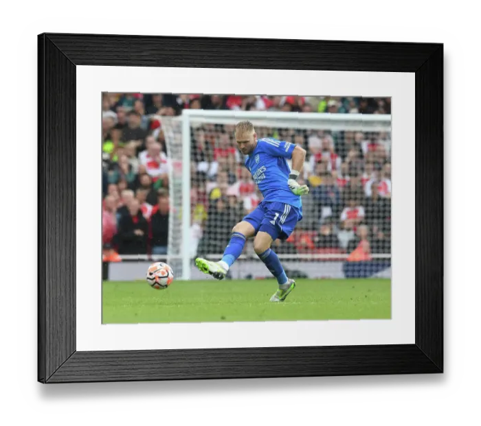 Framed Print : Arsenal's Aaron Ramsdale in Action: Arsenal vs. Fulham, 2023-24 Premier League Framed Print : Arsenal's Aaron Ramsdale in Action: Arsenal vs. Fulham, 2023-24 Premier League