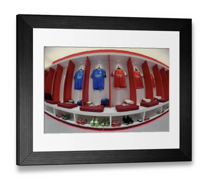 Framed Print : Arsenal: Pre-Match Focus in the Dressing Room before Clash against Manchester United (2023-24) Framed Print : Arsenal: Pre-Match Focus in the Dressing Room before Clash against Manchester United (2023-24)