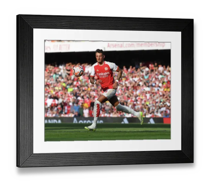 Framed Print : Clash of Titans: Arsenal vs Manchester United - Battle for Premier League Supremacy (2023-24)
