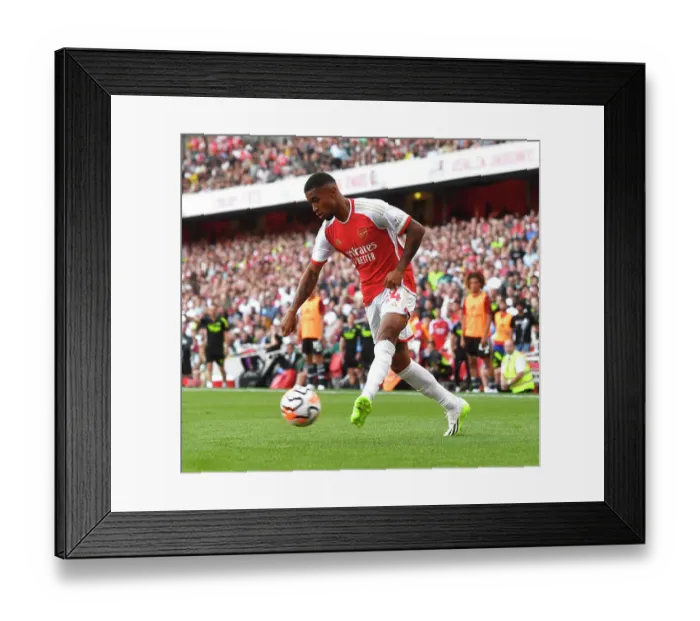 Framed Print : Arsenal vs Manchester United: Battle for Premier League Glory (2023-24)