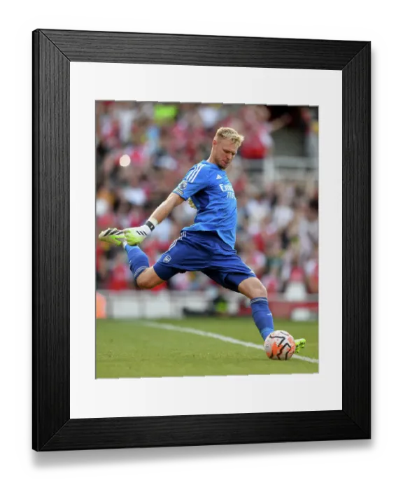 Framed Print : Arsenal's Ramsdale Shines in Thrilling Debut Against Manchester United (2023-24) Framed Print : Arsenal's Ramsdale Shines in Thrilling Debut Against Manchester United (2023-24)
