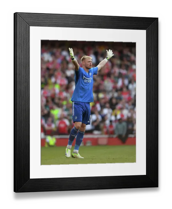 Framed Print : Arsenal vs Manchester United: Ramsdale's Premier League Debut Showdown, 2023-24