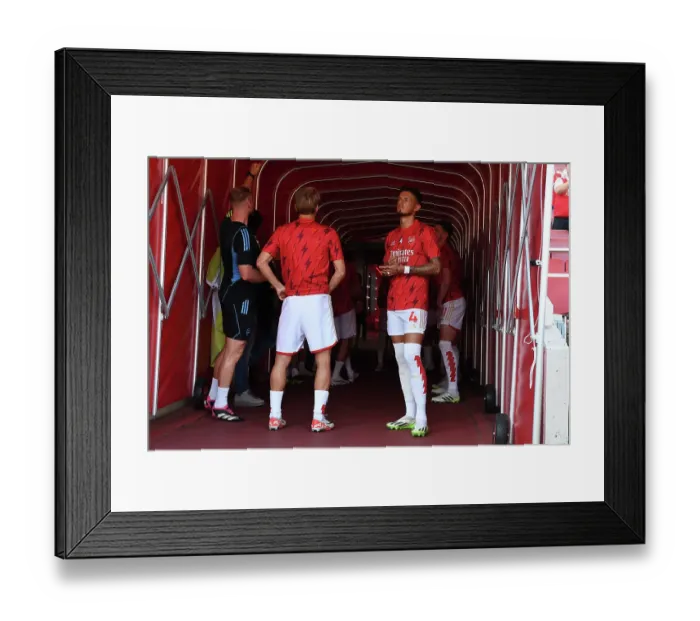 Framed Print : Arsenal vs Manchester United: 2023-24 Premier League Showdown at Emirates Stadium