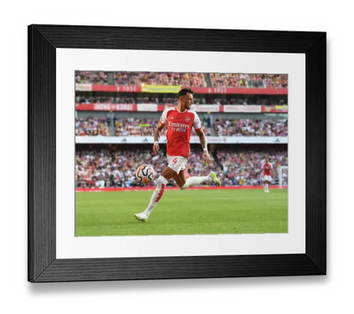 Framed Print : Arsenal vs Manchester United: Battle for Premier League Supremacy (2023-24)