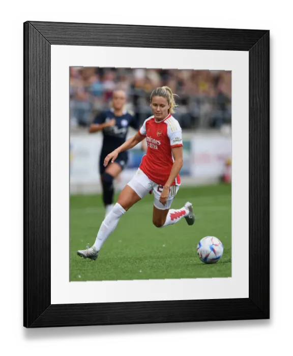 Framed Print : Arsenal Women in Action: UEFA Champions League Battle against Linkopings FC in Sweden (September 2023) Framed Print : Arsenal Women in Action: UEFA Champions League Battle against Linkopings FC in Sweden (September 2023)