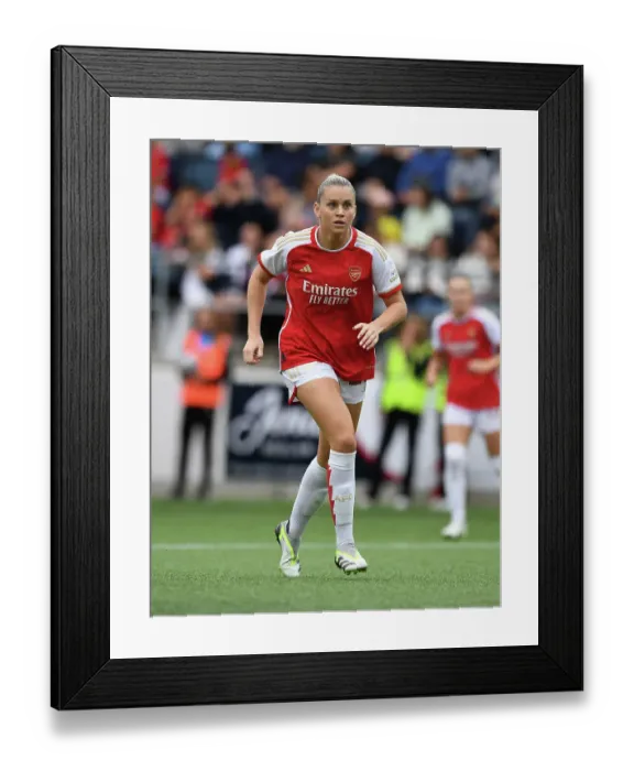 Framed Print : Alessia Russo's Determined Performance: Arsenal Women's Victory Over Linkopings FC in UEFA Women's Champions League (September 2023)