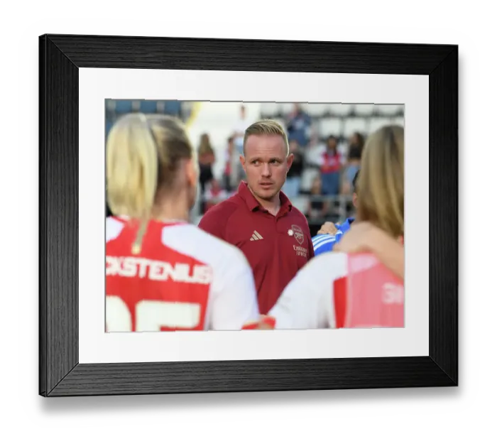 Framed Print : Arsenal Women vs Paris FC: Eidevall Leads Arsenal in UEFA Champions League Match