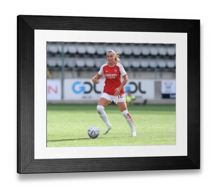 Framed Print : Arsenal Women vs Paris FC: Battle in the UEFA Champions League, Linkoping Arena (September 2023)