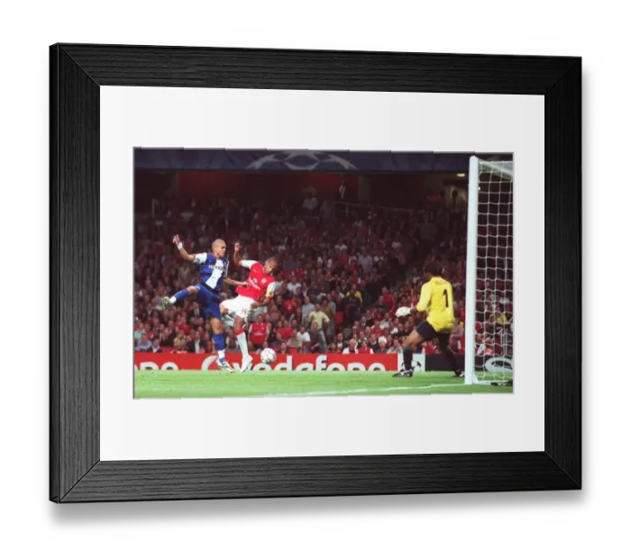 Framed Print : Thierry Henry's Unforgettable Goal: Arsenal vs. Porto in the Champions League, 2006