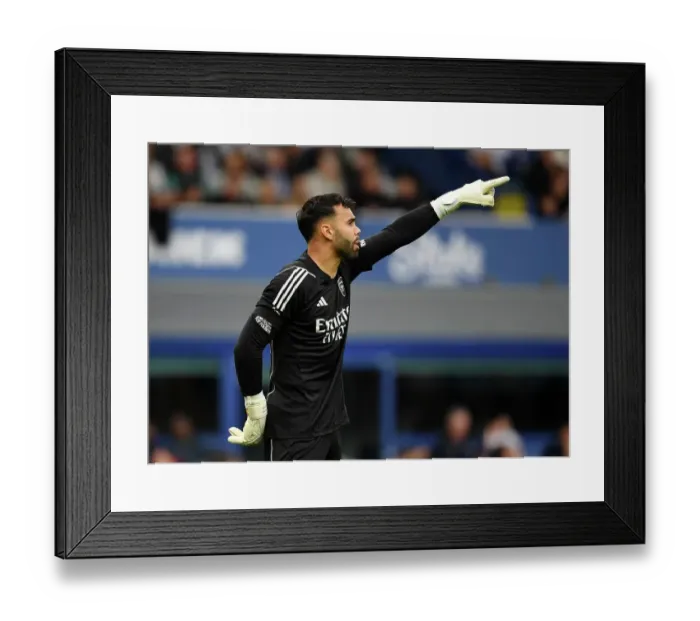 Framed Print : Arsenal's David Raya Faces Off Against Everton in Premier League Showdown (2023-24) Framed Print : Arsenal's David Raya Faces Off Against Everton in Premier League Showdown (2023-24)