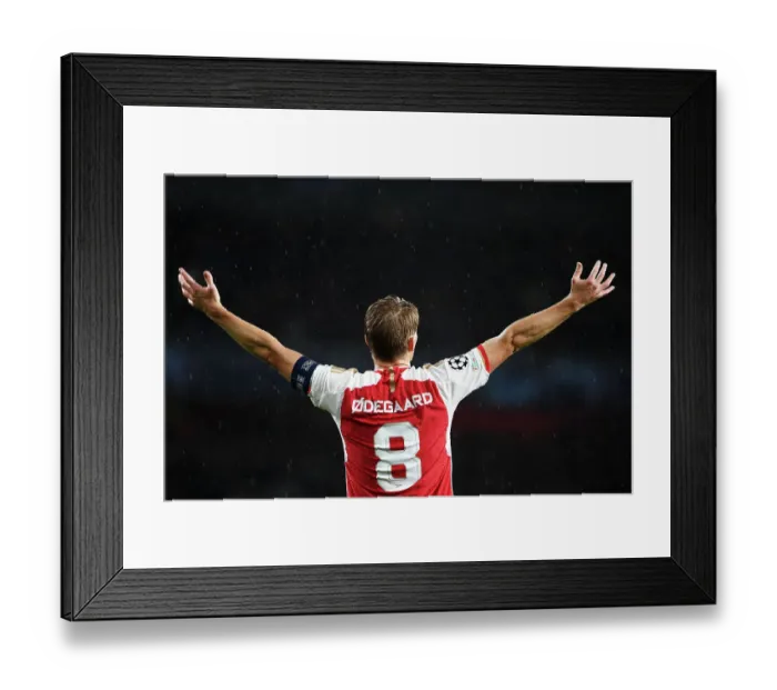 Framed Print : Arsenal FC vs PSV Eindhoven: Group B Clash in the 2023 / 24 UEFA Champions League