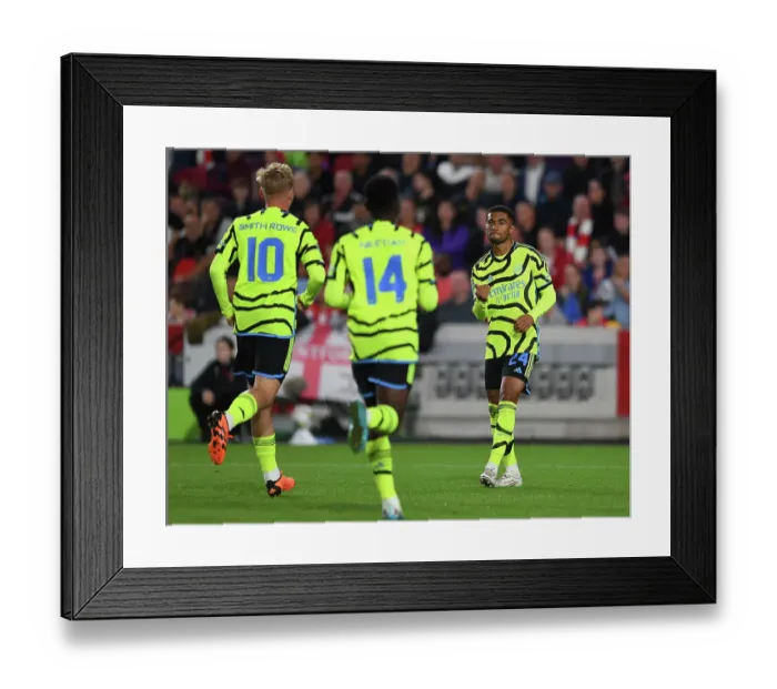 Framed Print : Reiss Nelson Scores Thrilling Carabao Cup Winner for Arsenal against Brentford