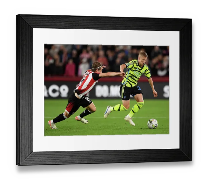 Framed Print : Brentford vs Arsenal: Carabao Cup Clash - Zinchenko Faces Off Against Jensen Framed Print : Brentford vs Arsenal: Carabao Cup Clash - Zinchenko Faces Off Against Jensen