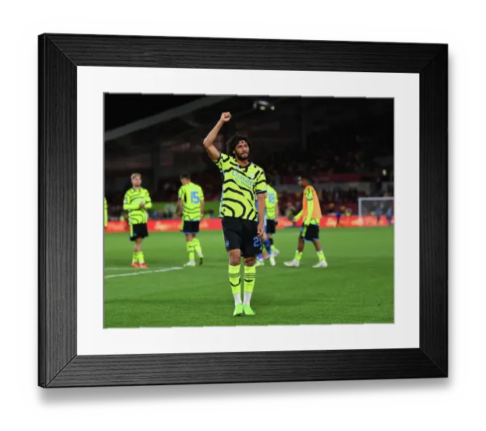 Framed Print : Arsenal Celebrate Carabao Cup Victory over Brentford Framed Print : Arsenal Celebrate Carabao Cup Victory over Brentford