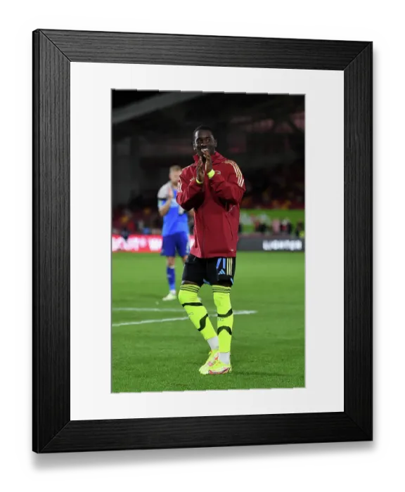 Framed Print : Arsenal Triumphs in Carabao Cup: Brentford vs Arsenal, 2023-24
