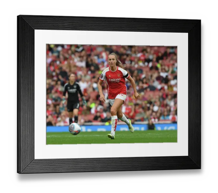 Framed Print : Arsenal vs. Liverpool: Women's Super League Showdown at Emirates Stadium