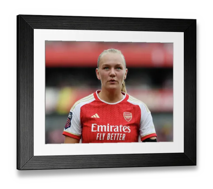 Framed Print : Arsenal Women vs Liverpool Women: Barclays Super League Clash at Emirates Stadium (2023-24)