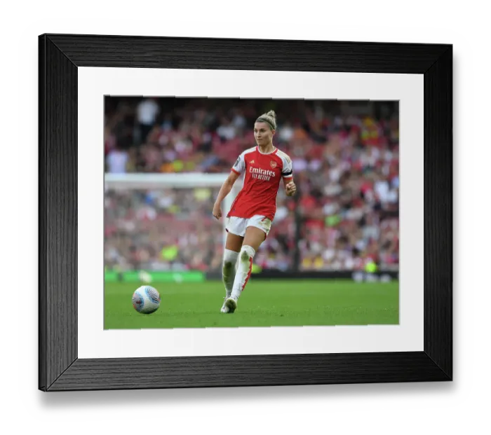 Framed Print : Arsenal vs Liverpool: Barclays Women's Super League Showdown at Emirates Stadium