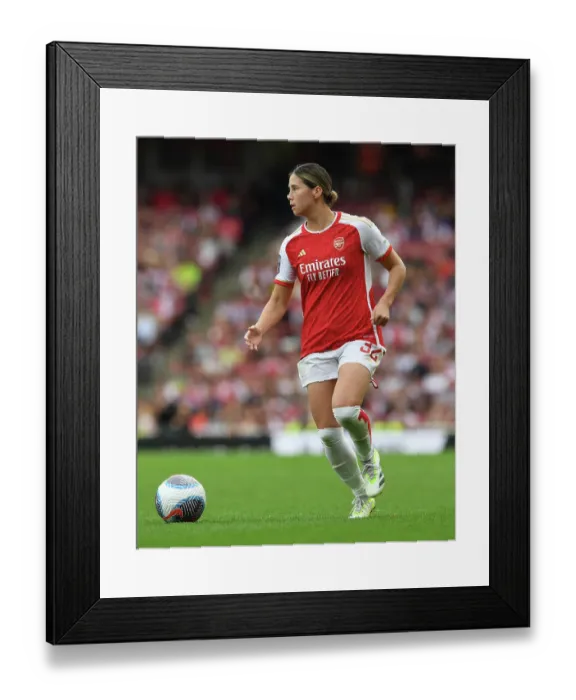 Framed Print : Arsenal Women vs Liverpool Women: Barclays Super League Clash at Emirates Stadium (2023-24)