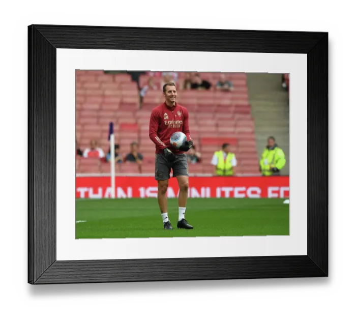 Framed Print : Arsenal Women vs Liverpool Women: Barclays Super League Showdown at Emirates Stadium (2023-24)