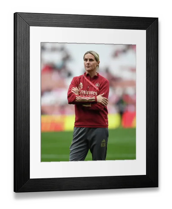 Framed Print : Arsenal Women Take on Liverpool Women in Barclays Super League Clash at Emirates Stadium (2023-24)
