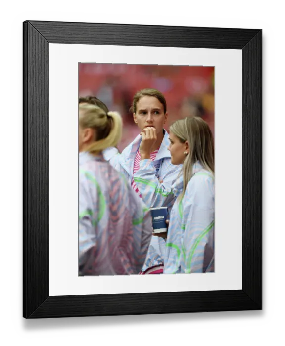 Framed Print : Determined Viviane Miedema: Arsenal Women's Star Focuses on Victory Against Liverpool Women (2023-24 Barclays Women's Super League, Emirates Stadium) Framed Print : Determined Viviane Miedema: Arsenal Women's Star Focuses on Victory Against Liverpool Women (2023-24 Barclays Women's Super League, Emirates Stadium)
